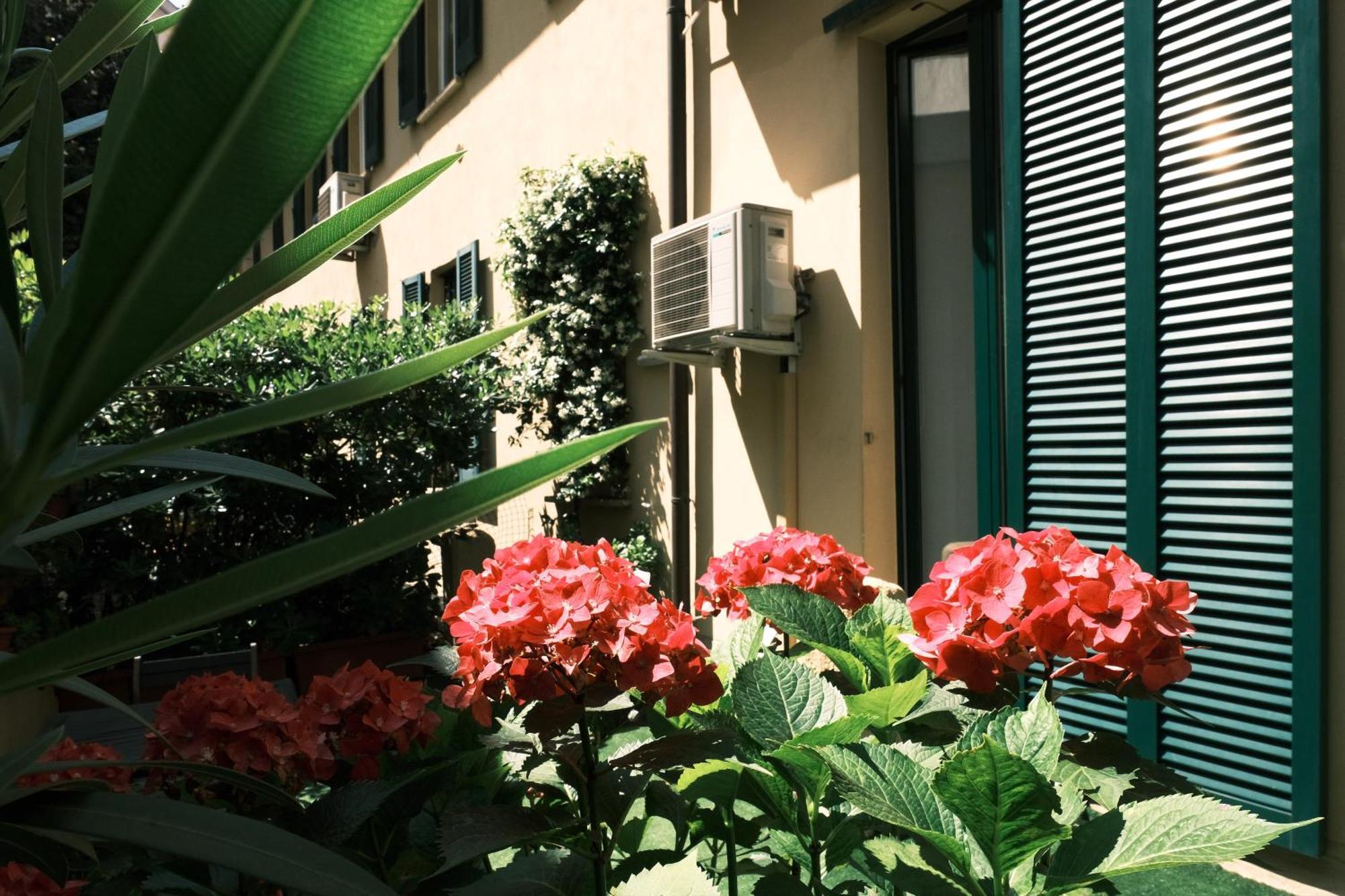 Comecasa Flowery Terraced Apartment Milan Exterior photo
